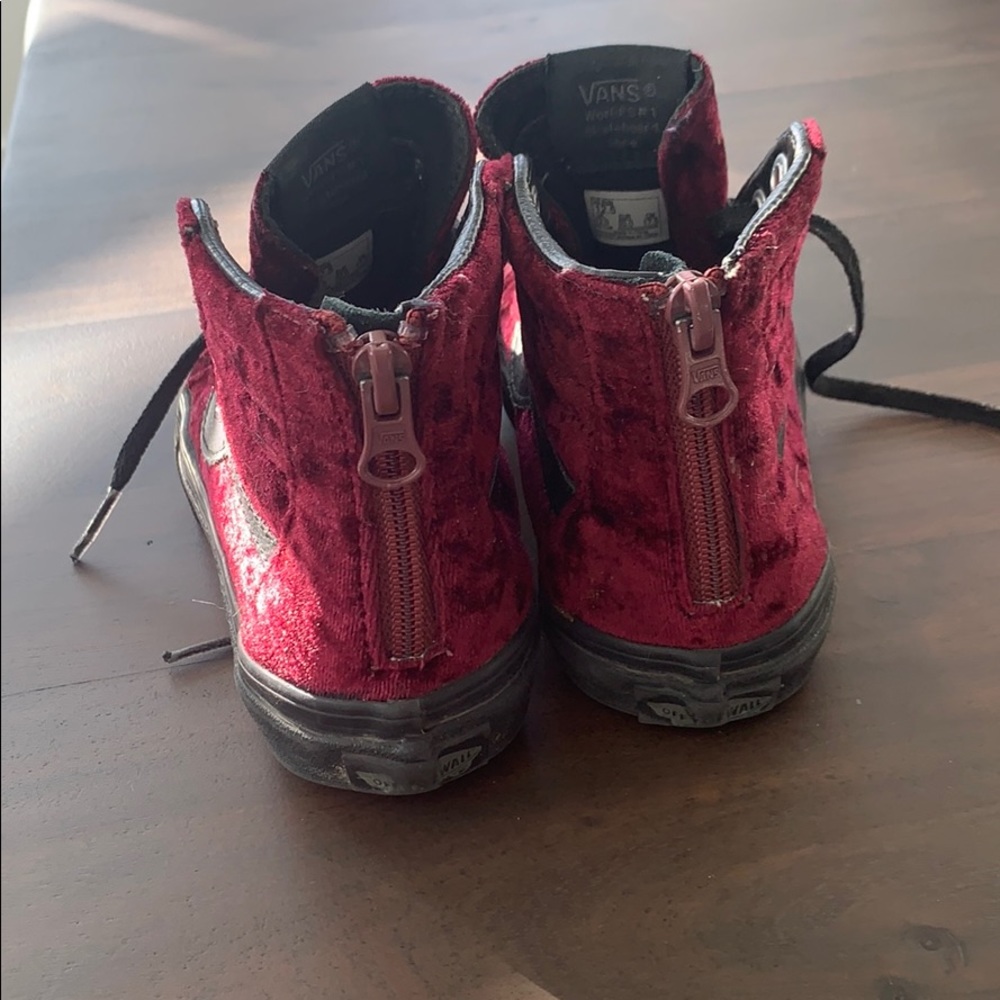 Vans - Picture 2 of 3
